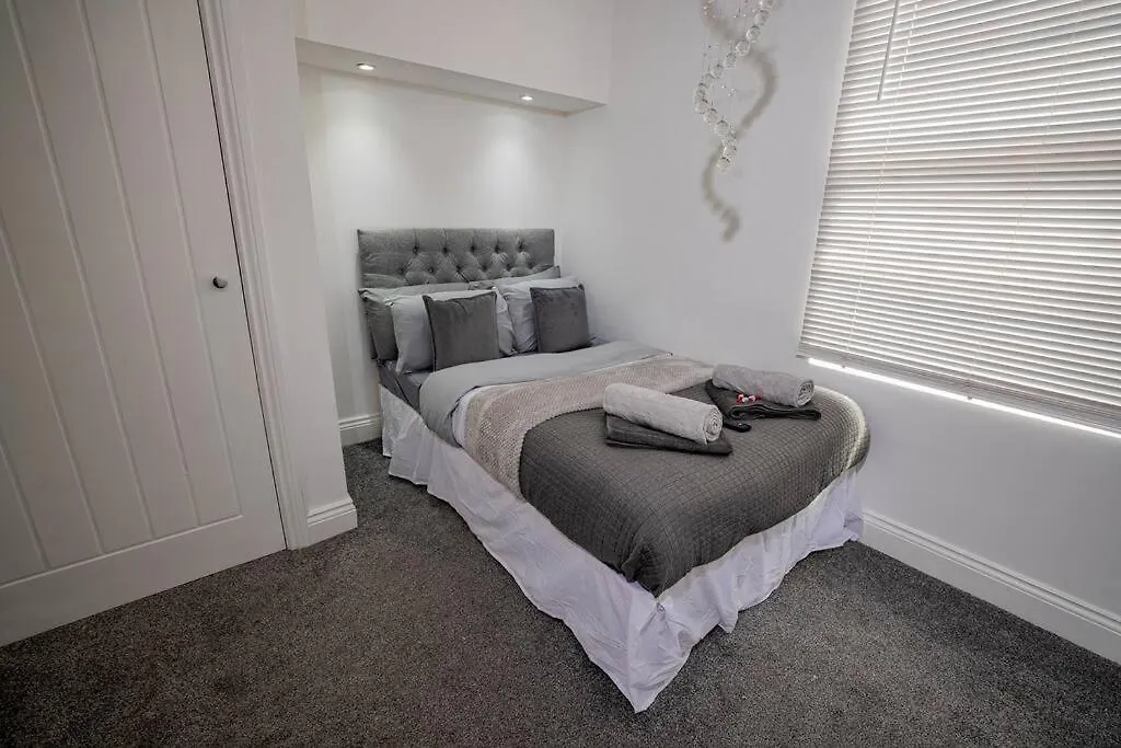 Roscoe House 4 Bedrooms Workstays Uk Middlesbrough